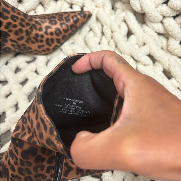 Steve Madden Leopard Print Kitten Heel Ankle Boots Size 7.5M Zip Pointed Toe NEW - Picture 4 of 4